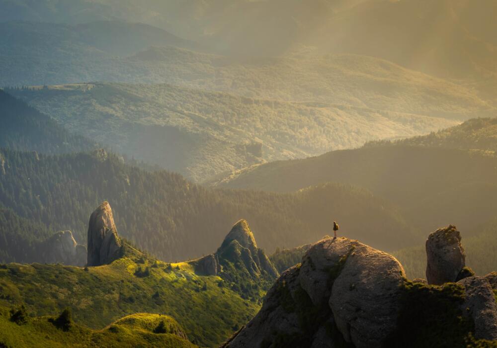 Person-on-mountain-edge